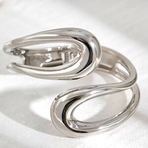 NWT Gorgeous Natasha Silver Tone Chunky Twisted Cuff Hinge Bangle Bracelet